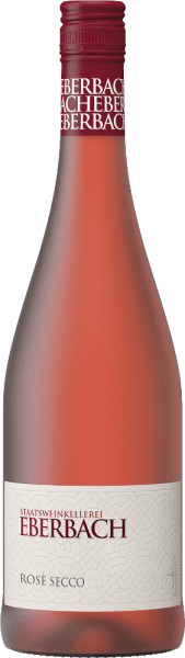 Der Rosé Secco von Eberbach aus dem Rheingau präsentiert im geschwenkten Glas eine brillante, Farbe. Die Perlung dieses Perlwein zeigt sich im Glas beständig und fein. Etwas genauer betrachtet, zeigt dieser Perlwein zudem lebendige Glanzlichter. Der Nase präsentiert dieser Eberbach Perlwein allerlei Akazien, Orangeblüte, Jasmine, Kirschblüten und Linden. Der Rosé Secco von Eberbach ist perfekt für alle Weintrinker, die möglichst wenig Restzucker im Wein mögen. Dabei zeigt er sich aber nie karg oder spröde, wie man es natürlich bei einem Wein im gehobenen Preiseinstieg erwarten kann. Der Rosé Secco kann zurecht als besonders fruchtbetont und samtig bezeichnet werden, da er mit einem wunderbar lieblichen Geschmacksprofil vinifiziert wurde. Durch seine vitale Fruchtsäure präsentiert sich der Rosé Secco am Gaumen herrlich frisch und lebendig. Vinifikation des Rosé Secco von Eberbach Dieser Wein legt den Fokus klar auf eine Rebsorte, und zwar auf Spätburgunder. Für diesen wunderbar eleganten sortenreinen Wein von Eberbach wurde nur bestes Traubenmaterial eingebracht. Wenn die perfekte physiologische Reife sichergestellt ist werden die Trauben für den Rosé Secco ohne die Hilfe grober und wenig selektiver Maschinen ausschließlich von Hand geerntet. Im Anschluss an die Weinlese werden die Weintrauben zügig ins Presshaus gebracht. Hier werden sie selektiert und behutsam gepresst. Nun folgt die Gärung der Grundweine. Speiseempfehlung zum Eberbach Rosé Secco Dieser Deutsche Wein sollte am besten sehr gut gekühlt bei 5 - 7°C genossen werden. Er passt perfekt als begleitender Wein zu Bananentrifle im Glas, Omelett mit Lachs und Fenchel oder gebratene Forelle mit Ingwer-Birne.