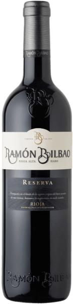Der Rioja Reserva DOCa von Ramón Bilbao leuchtet in einem dunklen Granatrot im Glas. An der Nase zeigt er ein komplexes, intensives Bouquet, mit Aromen von reifen roten Früchten, welche typisch für die Rebsorten Graciano und Mazuelo sind. Schönen Säurenoten, sowie schwarze Früchte verleiht die Tempranillo-Traube diesem Wein mit Anklängen von Kirschen. Im Hintergrund sind würzige Noten von Vanille, Zimt, Muskatnuss, Zedernholz und Tabak wahrzunehmen. Am Gaumen ist diese Rotweincuvée körperreich, vollmundig, sehr ausgewogen. Sehr reife, weiche und runde Tannine münden in einem langen, geschmackvollen Finale mit eleganten Röstaromen und dem Zusammenspiel von roten und schwarzen Früchten.&nbsp; Vinifikation des Rioja Reserva DOCa von Ramón Bilbao Dieser Rotwein ist einer der Klassiker aus dem Hause Ramón Bilbao. Er wird aus 90% Tempranillo und zu je 5% aus Mazuelo und Graciano, zwei traditionellen Rebsorten aus der Weinbauregion Rioja, vinifiziert.&nbsp; Diese beiden Rebsorten verleihen der Cuvée eine gewisse Säure und Langlebigkeit. Der Wein wird in Edelstahltanks vergoren mit kurzen Mazerationszeiten, anschliessend wird er für 20 Monate in Barriques aus amerikanischer Eiche ausgebaut. Nach der Abfüllung reift er noch weitere 20 Monate in der Flasche, um seine perfekte Balance zu erlangen. Speiseempfehlung für den Rioja Reserva DOCa von Ramón Bilbao Genießen Sie diesen trockenen Rotwein zu Iberico-Schinken, kräftigen Fleischgerichten oder zu Käsesorten wie Pecorino, Cheddar und Comté.