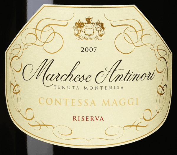 Mit dem Tenuta Montenisa Marchese Antinori Contessa Maggi Riseva Franciacorta kommt ein erstklassiger Spumante ins Weinglas. Hierin zeigt er eine wunderbar brillante, goldgelbe Farbe. Das Perlenspiel dieses Spumante schimmert im Glas ungemein fein, elegant und lang anhaltend. Die Farbe dieses Weißweins zeigt im Kern zudem Reflexe. Beim Schwenken des Weinglases zeichnet sich dieser Schaumwein durch eine ungemeine Leichtigkeit aus, die ihn schwungvoll im Glas tanzen lässt. Das Bouquet dieses Schaumweins aus der Lombardei bezaubert mit Nuancen von Nektarine, Mirabelle, Weinbergspfirsich und Pfirsich. Gerade seine fruchtbetonte Art macht diesen Wein so besonders. Der Marchese Antinori Contessa Maggi Riseva Franciacorta von Tenuta Montenisa ist der richtige Tropfen für alle Weintrinker, die es trocken mögen. Dabei zeigt er sich aber nie karg oder spröde, sondern rund und geschmeidig. Am Gaumen präsentiert sich die Textur dieses leichtfüßigen Schaumwein wunderbar seidig und schmelzig. Im Abgang begeistert dieser sehr lagerfähige Schaumwein aus der Weinbauregion Lombardei schließlich mit außergewöhnlicher Länge. Erneut zeigen sich wieder Anklänge an Pfirsich und Mirabelle. Vinifikation des Tenuta Montenisa Marchese Antinori Contessa Maggi Riseva Franciacorta Der elegante Marchese Antinori Contessa Maggi Riseva Franciacorta aus Italien ist eine Cuvée, hergestellt aus den Rebsorten Chardonnay und Pinot Noir. Der Marchese Antinori Contessa Maggi Riseva Franciacorta ist ein Alte Welt-Wein im besten Sinne des Wortes, denn dieser Italiener atmet einen außergewöhnlichen europäischen Charme, der ganz klar den Erfolg von Weinen aus der Alten Welt unterstreicht. Einen nicht von der Hand zu weisenden Einfluss auf die Reifung des Lesegutes hat zudem die Tatsache, dass die Chardonnay und Pinot Noir-Trauben unter dem Einfluss eines eher kühlen Klimas gedeihen. Dies äußert sich unter anderem in besonders lange und gleichmäßig Trauben und eher moderatem Alkoholgehalt im Wein. Zum Zeitpunkt optimaler Reife werden die Trauben für den Marchese Antinori Contessa Maggi Riseva Franciacorta ohne die Hilfe grober und wenig selektiver Vollernter ausschließlich händisch geerntet. Im Anschluss an die Handlese werden die Trauben zügig in die Kellerei gebracht. Hier werden sie sortiert und behutsam aufgebrochen. Nun folgt die Gärung der Grundweine. Nach der Komposition des finalen Spumante folgt der weitere Ausbau auf Basis der klassischen Flaschengärung. Anschließend reift der Tenuta Montenisa Marchese Antinori Contessa Maggi Riseva Franciacorta für 60 Monate in der Flasche. Speiseempfehlung zum Tenuta Montenisa Marchese Antinori Contessa Maggi Riseva Franciacorta Genießen Sie diesen Spumante aus Italien am besten gut gekühlt bei 8 - 10°C als Begleiter zu Kichererbsen-Curry, Omelett mit Lachs und Fenchel oder Spaghetti mit Kapern-Tomaten-Sauce.